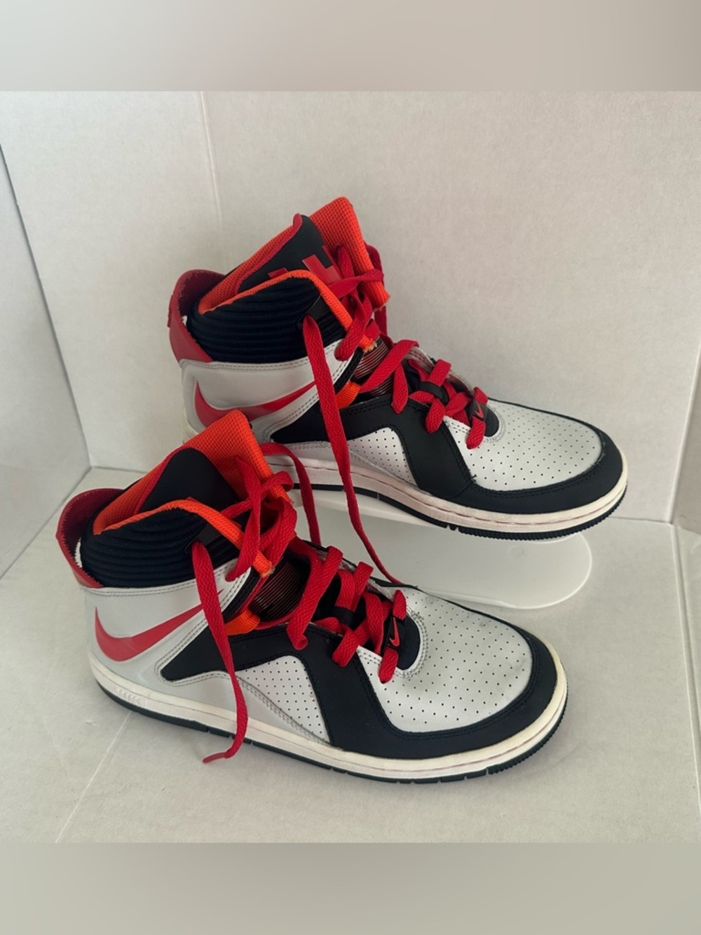 Nike Basketball Shoes Youth Size 7Y Gray Black Red High Top 677807-068 Sneakers